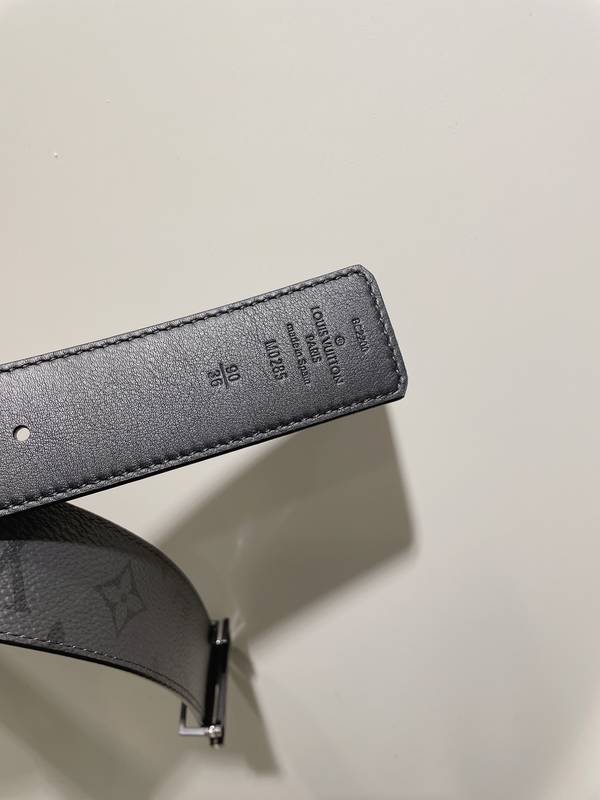 Louis Vuitton 40MM Belt LVB00374